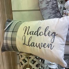 Grey Nadolig lawn cushion 